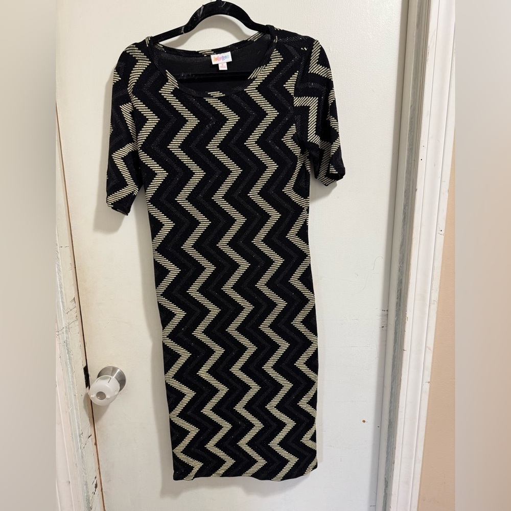 Lularoe Julia black and gold shimmer bodycon quarter sleeve zigzag dress